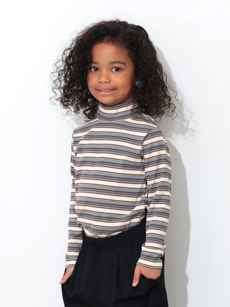 レオナールスポーツ カラフルドット柄タートルネック42ネイビー ﾀｰﾄﾙﾈｯｸﾎﾞｰﾀﾞｰﾘﾌﾞTｼｬﾂ | 子供服のオーシャン＆グラウンド